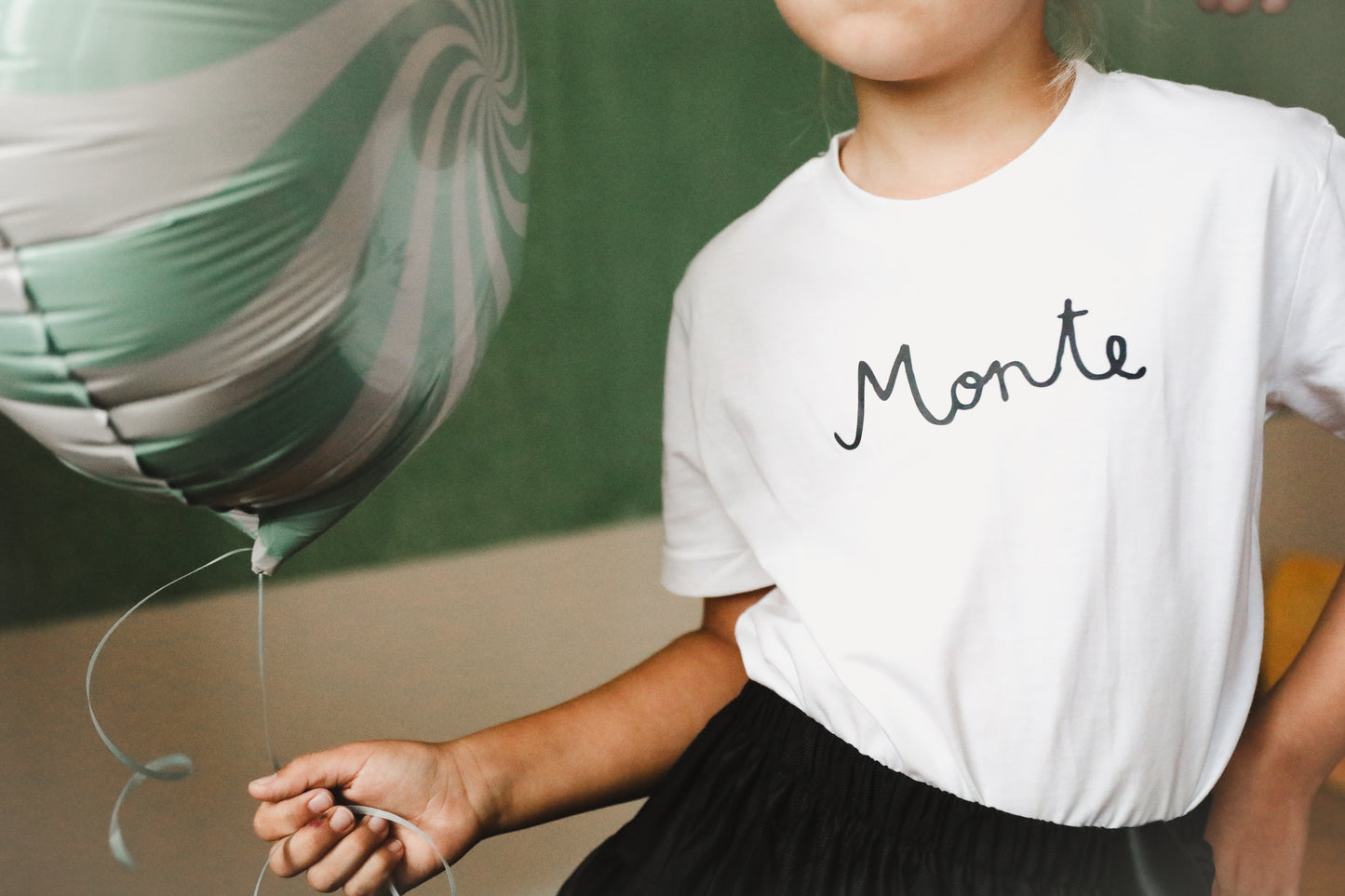 T-krekls ar MONTE uzrakstu (balts)