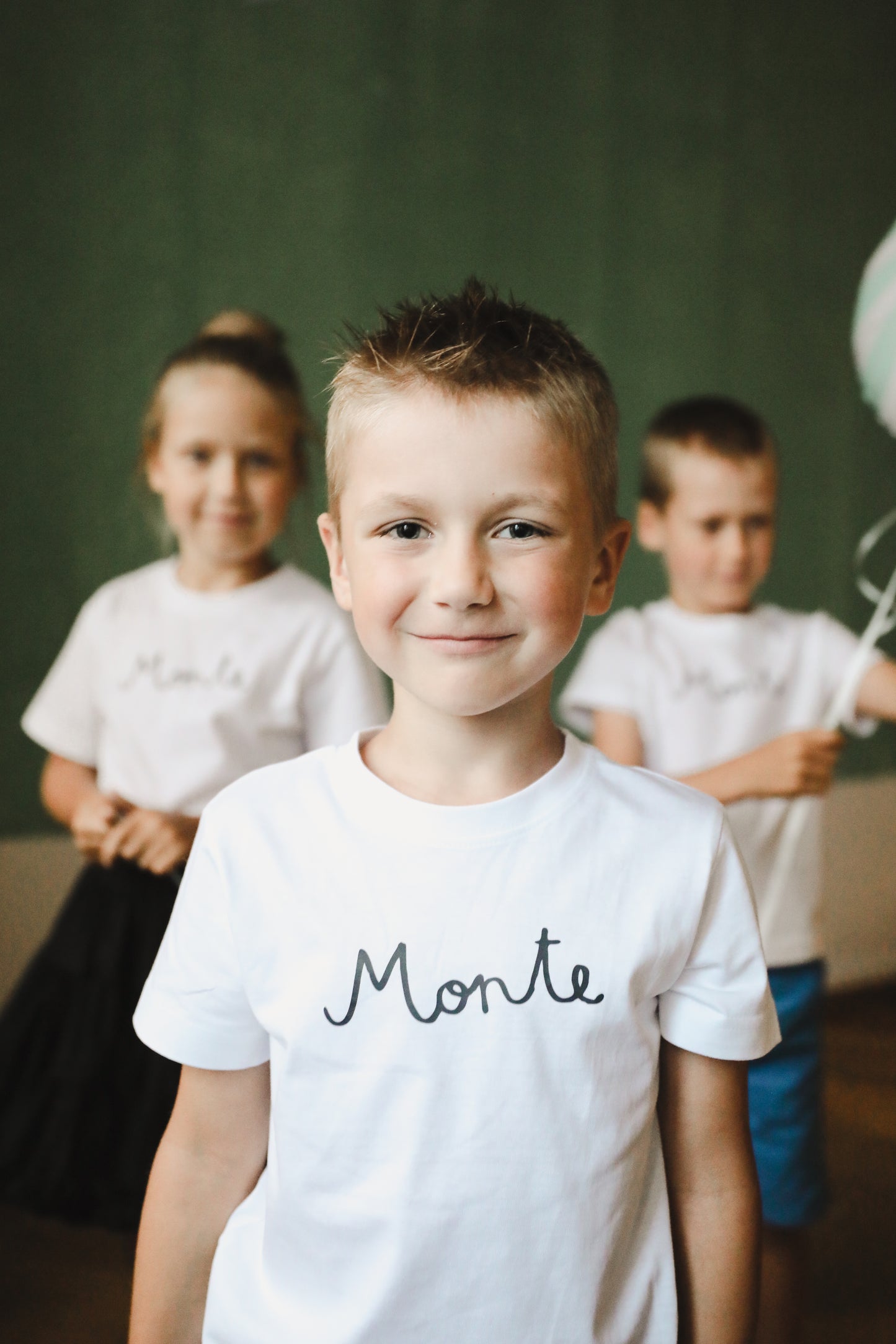 T-krekls ar MONTE uzrakstu (balts)