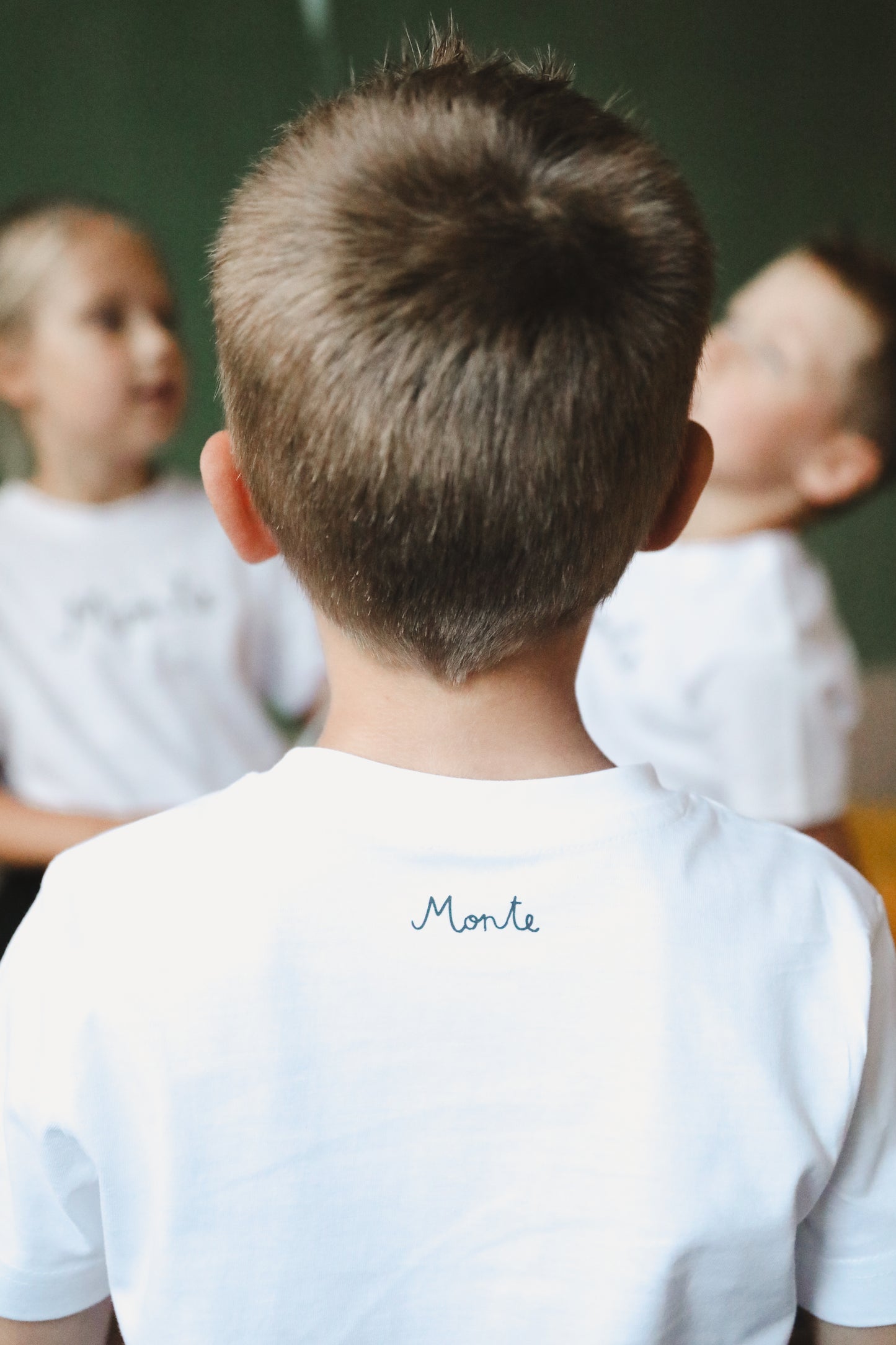 T-krekls ar MONTE uzrakstu (balts)